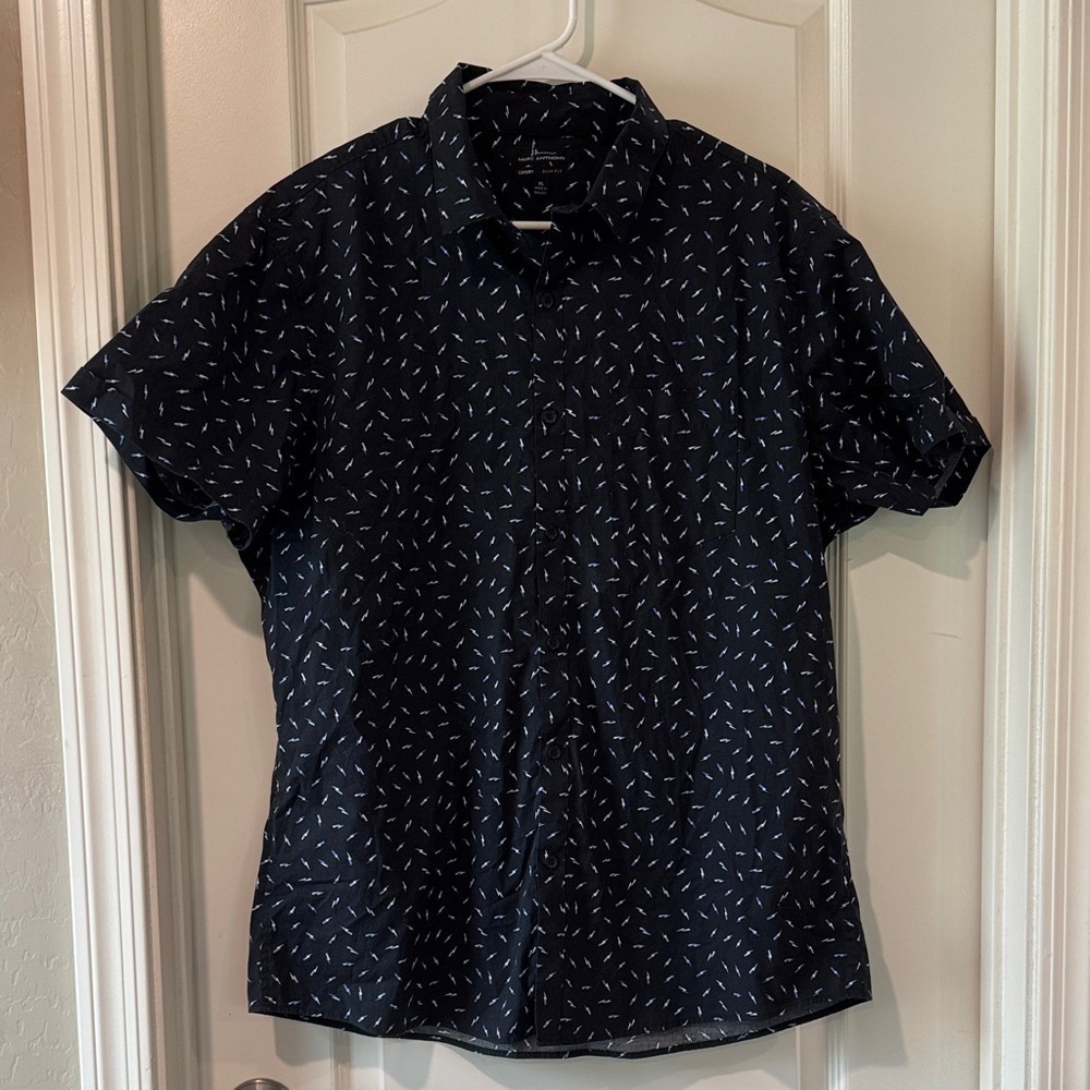 Marc Anthony Dark Blue Patterned Button Down Shirt / A37